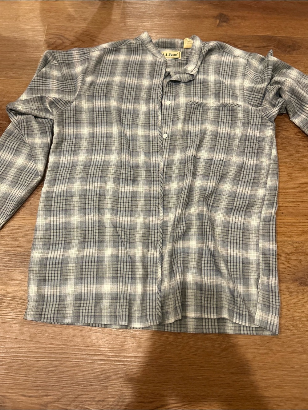 L.L. Bean Men's Gray blue and White Plaid Button-Down Shirt vintage